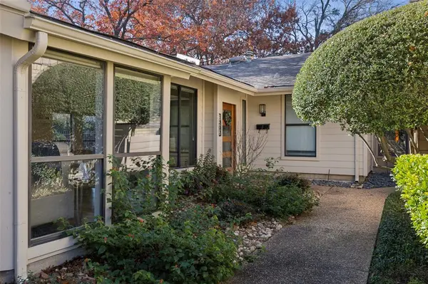 1207 Middlebrook Place, Dallas, TX 75208