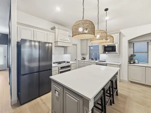 1248 Starlight Avenue, Aubrey, TX 76227