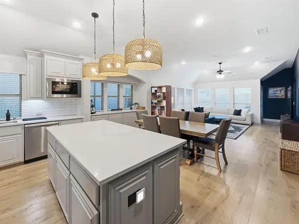 1248 Starlight Avenue, Aubrey, TX 76227