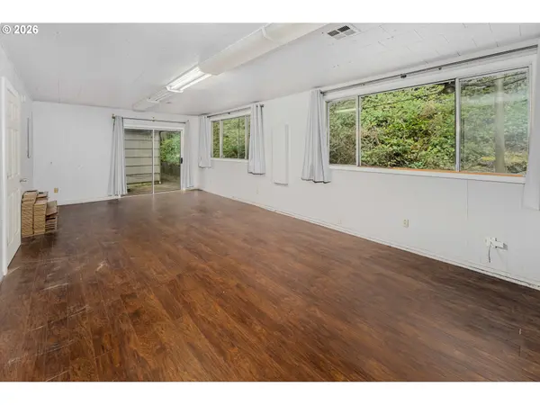 203 5TH AVE, Sweet Home, OR 97386