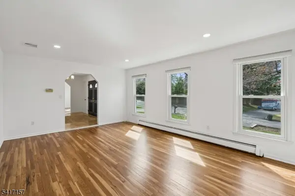 36 Scarsdale Dr, Livingston Twp., NJ 07039