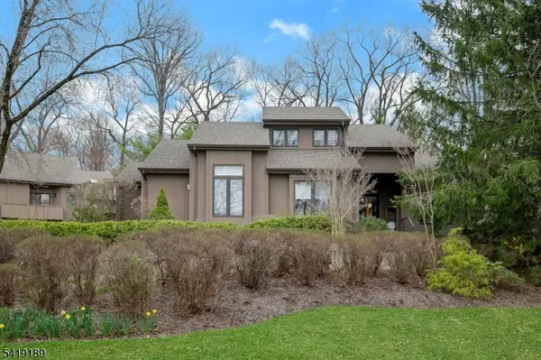 1 Sherwood Dr, Mountain Lakes Boro, NJ 07046