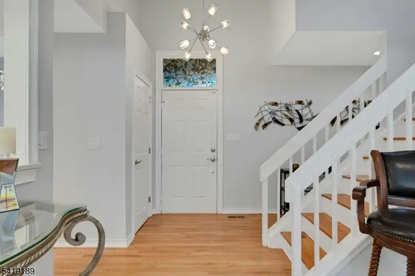 1 Sherwood Dr, Mountain Lakes Boro, NJ 07046