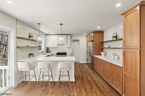 10 Robert Ct, Verona Twp., NJ 07044