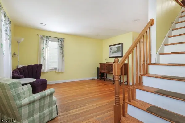 1617 Westover Rd, Linden City, NJ 07036