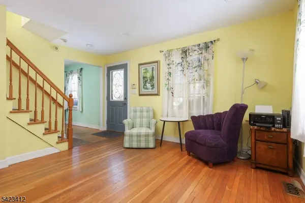 1617 Westover Rd, Linden City, NJ 07036