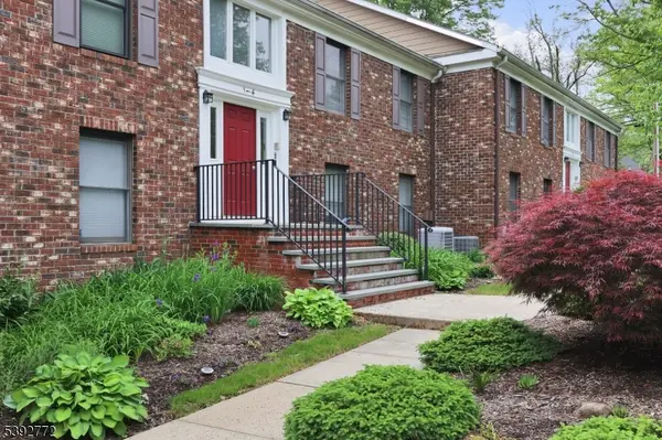 4 Sunrise Dr, Long Hill Twp., NJ 07933