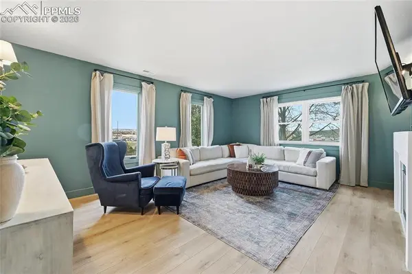 6907 Gayle Lyn LN, Colorado Springs, CO 80919