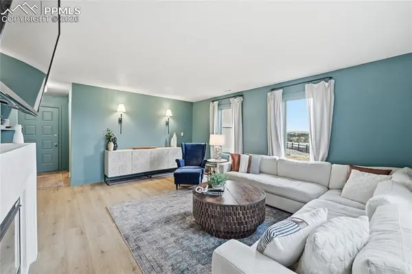 6907 Gayle Lyn LN, Colorado Springs, CO 80919