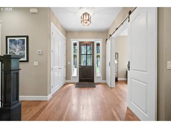 411 Five Peaks DR, Kalama, WA 98625