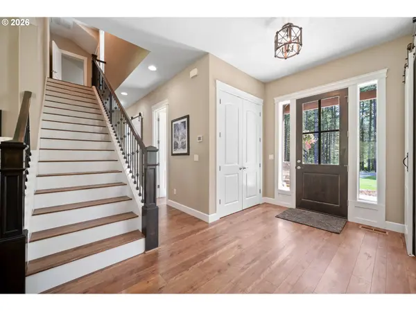 411 Five Peaks DR, Kalama, WA 98625