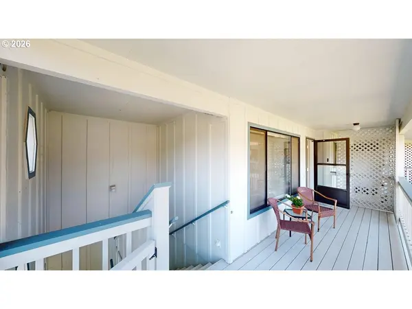 801 BROOKHAVEN DR, Brookings, OR 97415