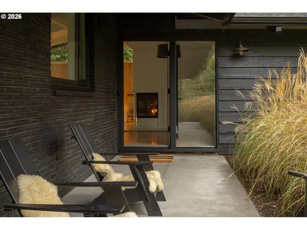 2765 SW VISTA DR, Portland, OR 97225