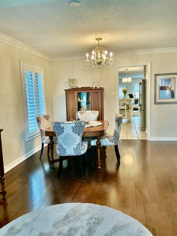 3 Underwood DR, Whitby, ON L1M 1H8