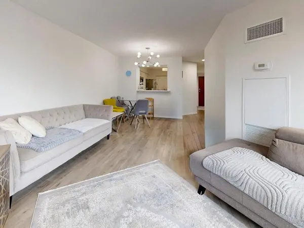 120 Promenade CIR #406, Vaughan, ON L4J 7W9