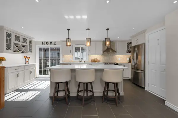 13 Coles ST, Barrie, ON L4N 5W8