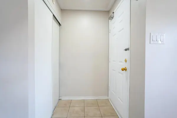 4975 Southampton DR #344, Mississauga, ON L5M 8C5