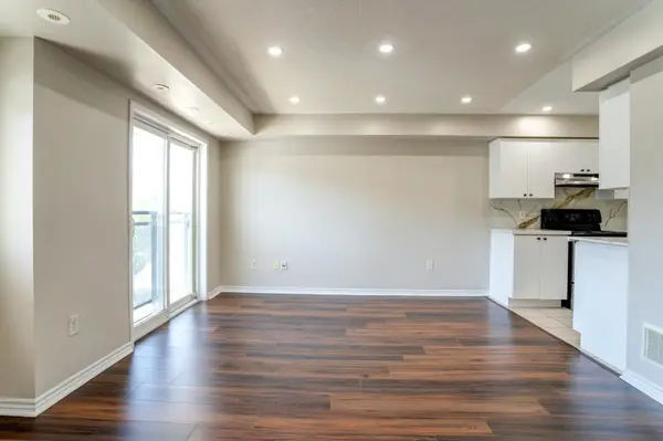 4975 Southampton DR #344, Mississauga, ON L5M 8C5