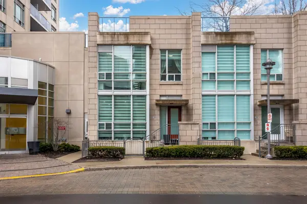 90 Absolute AVE #Th119, Mississauga, ON L4Z 0A1