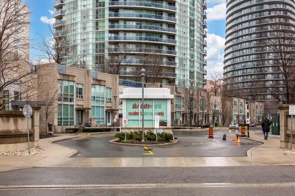 90 Absolute AVE #Th119, Mississauga, ON L4Z 0A1