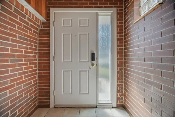 38 Leclaire ST, Hamilton, ON L9C 5X3