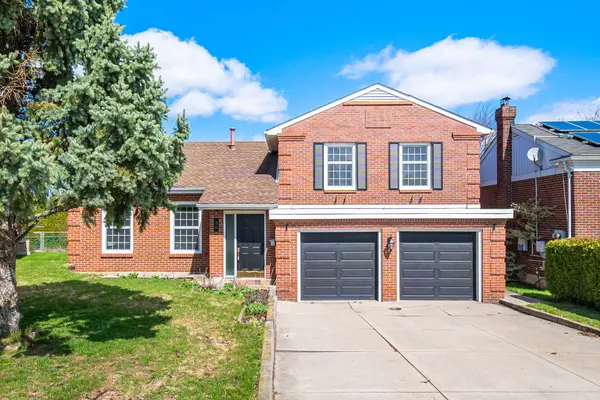 38 Leclaire ST, Hamilton, ON L9C 5X3