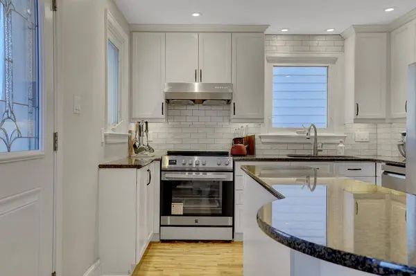 1838 Scott ST, Tunneys Pasture And Ottawa West, ON K1Y 2N9