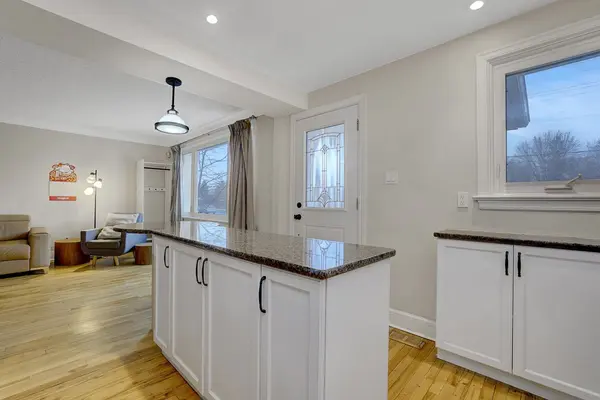 1838 Scott ST, Tunneys Pasture And Ottawa West, ON K1Y 2N9