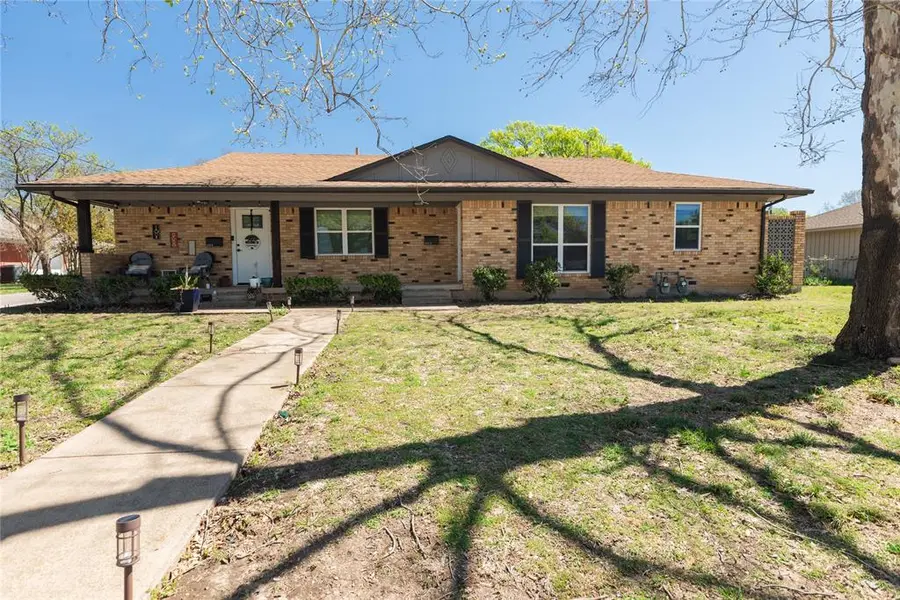 602 N Morris Street #B, Mckinney, TX 75069
