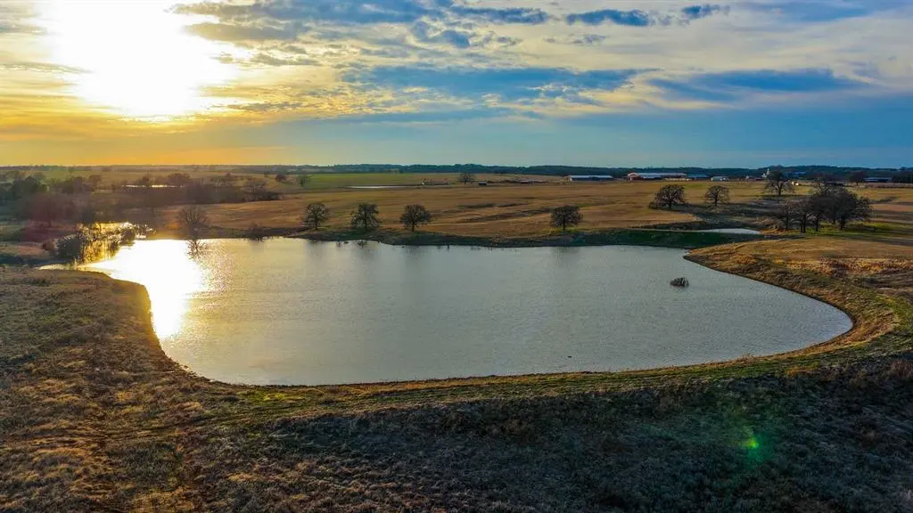 23066 Fm 901, Gordonville, TX 76273