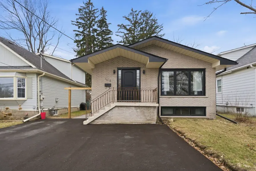 1418 Simcoe ST N, Oshawa, ON L1G 4X6