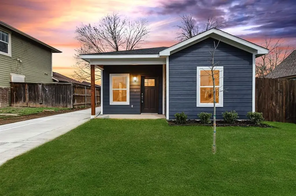1005 E Tucker Street, Fort Worth, TX 76104
