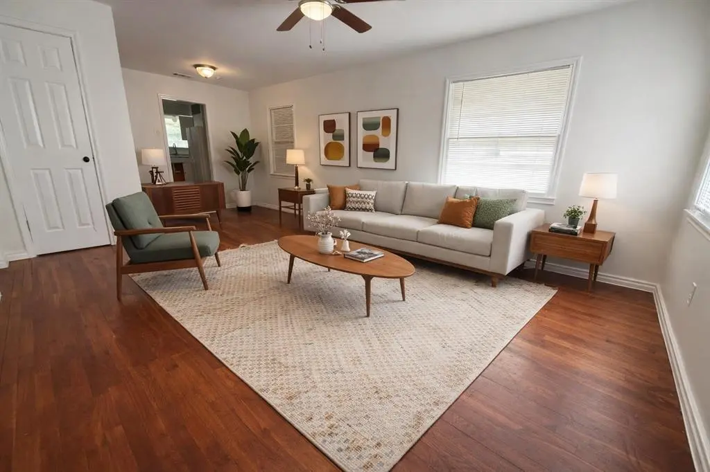 3205 Elva Avenue, Dallas, TX 75227