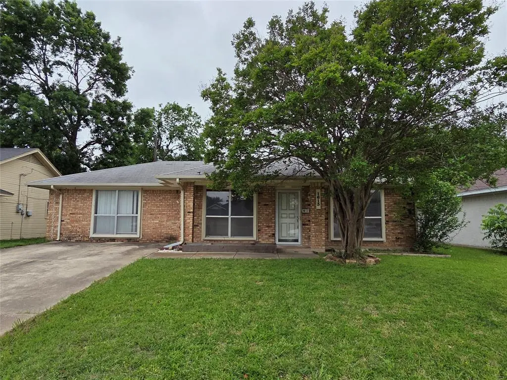 1613 S Bent Tree Trail, Grand Prairie, TX 75052