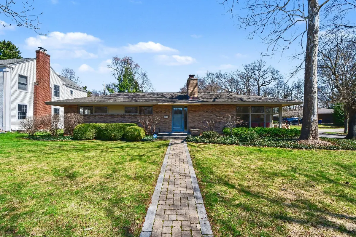 1064 Santa Cruz DR SE, East Grand Rapids, MI 49506