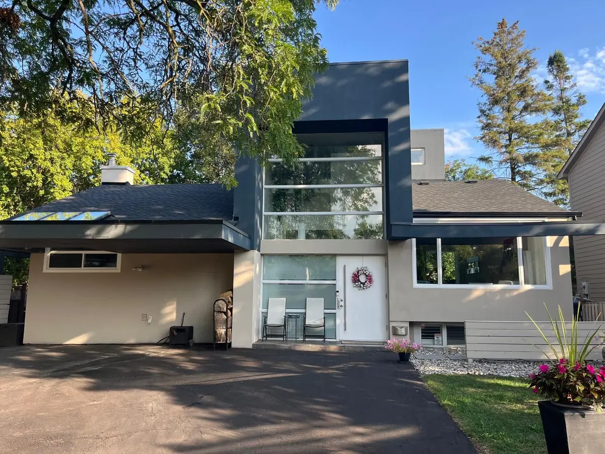 90 Berkinshaw CRES, Toronto C13, ON M3B 2T2