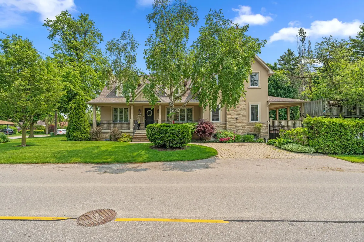 317 Rathburn RD, Toronto W08, ON M9B 2L7