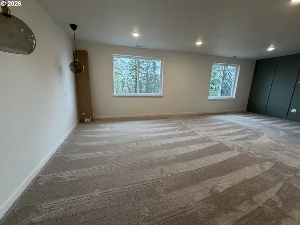 16073 Barlow Trail LN, Oregon City, OR 97045