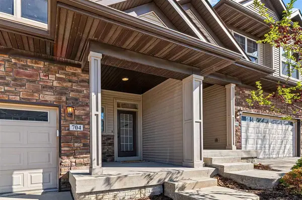 704 Mission Point Rd, Iowa City, IA 52245