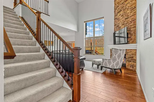 704 Mission Point Rd, Iowa City, IA 52245