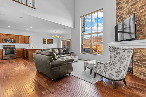 704 Mission Point Rd, Iowa City, IA 52245