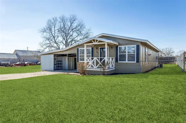 401 Ashwood Street, Azle, TX 76020
