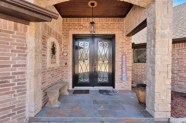 5014 Largo Drive, Granbury, TX 76049