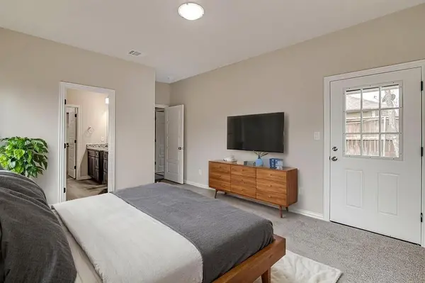 1005 E Tucker Street, Fort Worth, TX 76104