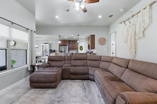 806 Colorado River Drive, Granbury, TX 76048