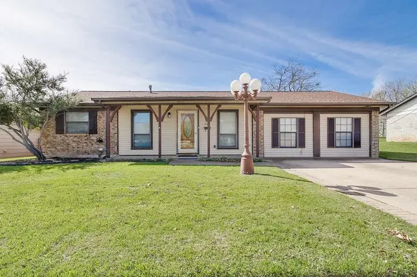 512 Kemper Avenue, Crowley, TX 76036