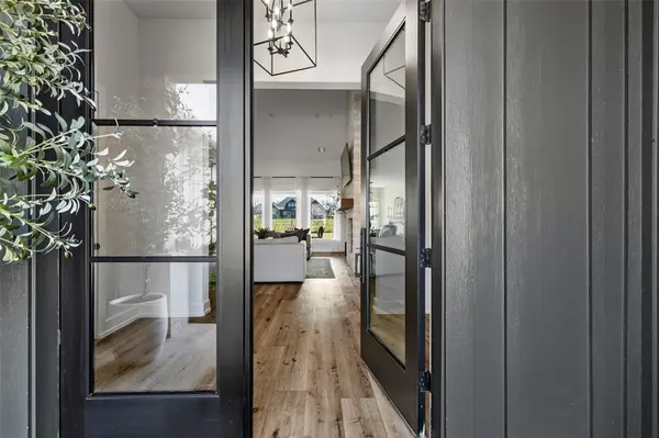 2713 Village Road, Granbury, TX 76049