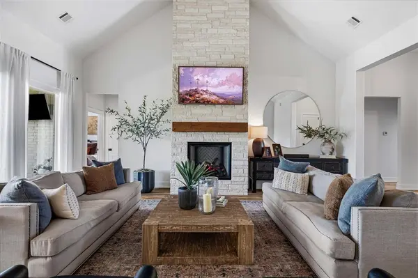 2713 Village Road, Granbury, TX 76049