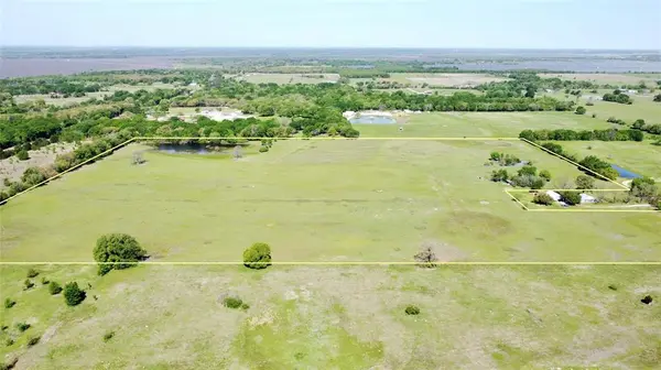 10702 Lagow Lane, Scurry, TX 75158