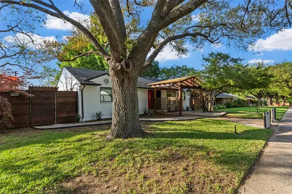 7041 Freemont Street, Dallas, TX 75231